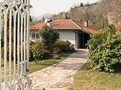 FeHs Villa Aurora - Auffahrt und Parkplatz